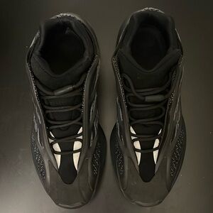 Yeezy 700 V3 ‘Dark Glow’